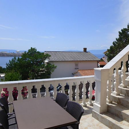 Apartments Villa Rosmarin Omišalj Zewnętrze zdjęcie