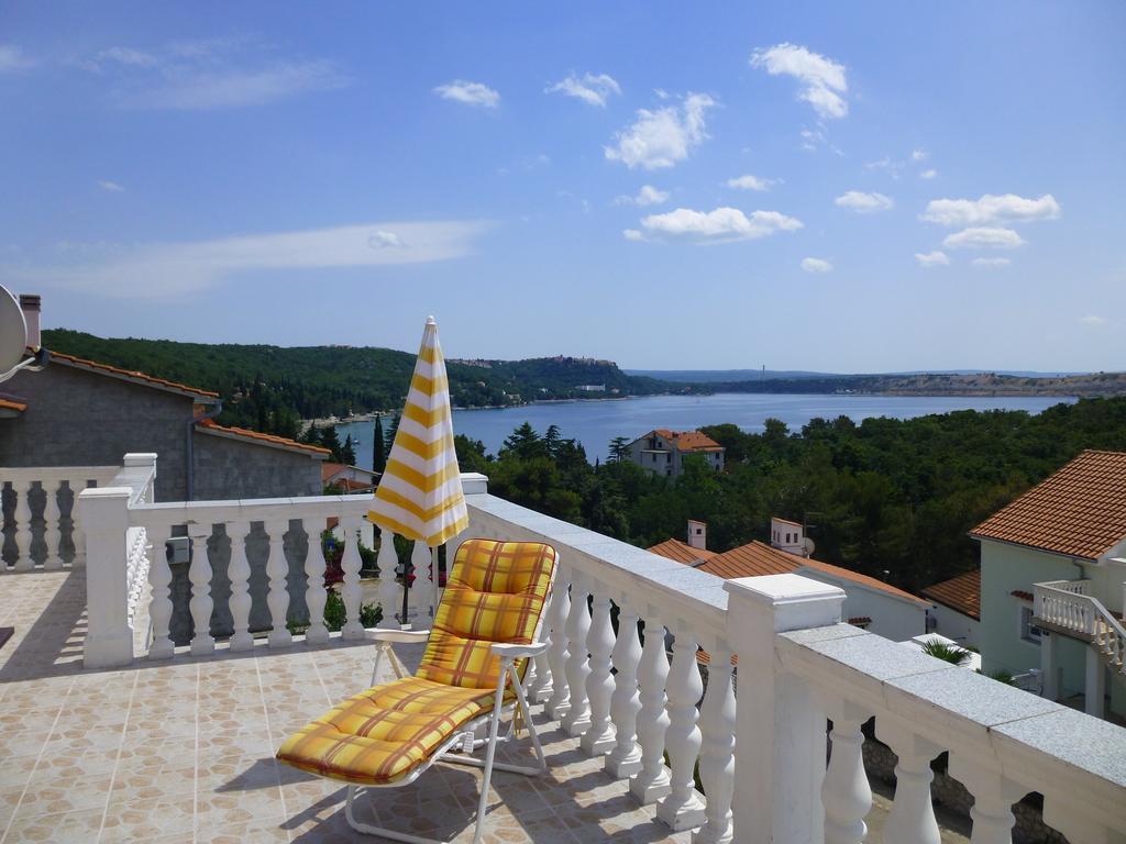 Apartments Villa Rosmarin Omišalj Pokój zdjęcie