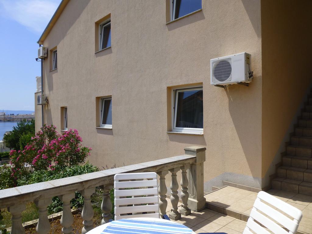 Apartments Villa Rosmarin Omišalj Zewnętrze zdjęcie