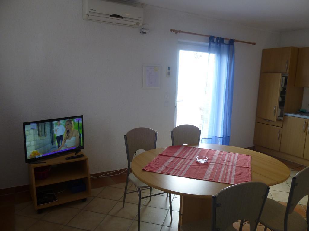 Apartments Villa Rosmarin Omišalj Zewnętrze zdjęcie