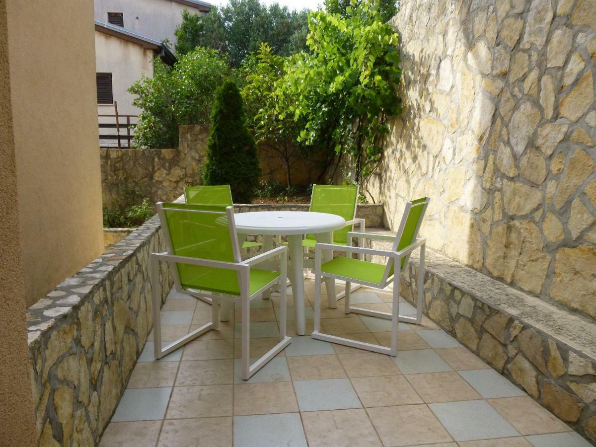 Apartments Villa Rosmarin Omišalj Zewnętrze zdjęcie