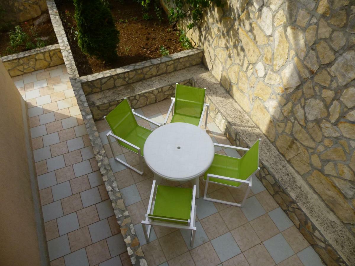 Apartments Villa Rosmarin Omišalj Zewnętrze zdjęcie