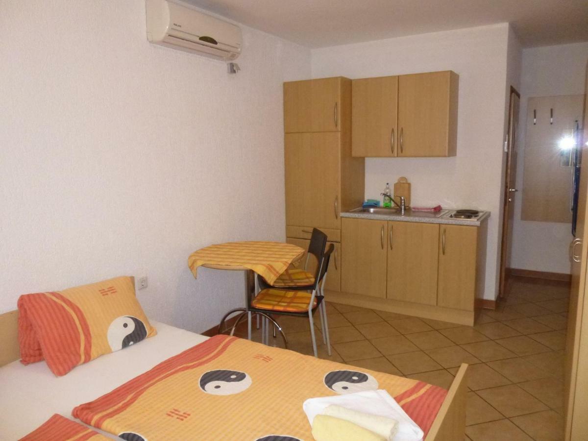 Apartments Villa Rosmarin Omišalj Zewnętrze zdjęcie