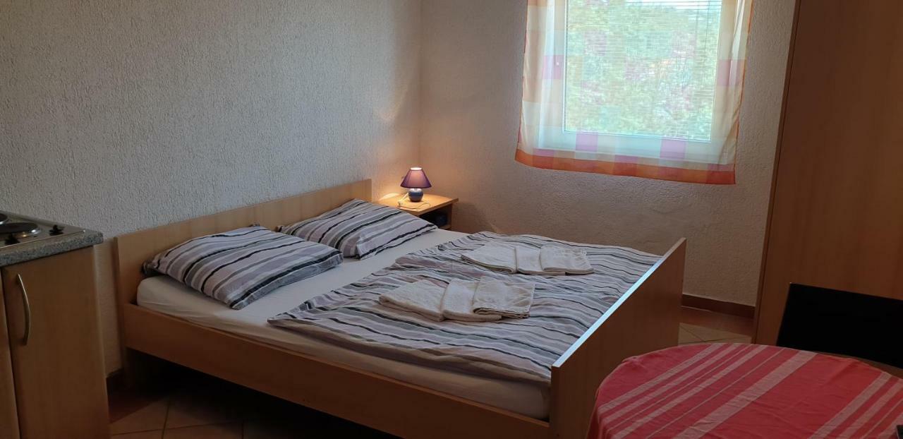 Apartments Villa Rosmarin Omišalj Zewnętrze zdjęcie